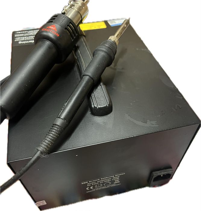 Станция с горещ въздух комбинирана с поялник CORDAK 952