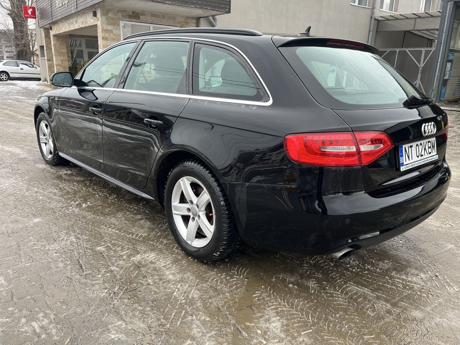 Audi  A4 qattro (B8)