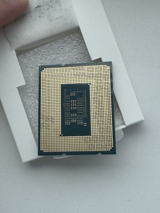 Процессор Intel core i5 12400F