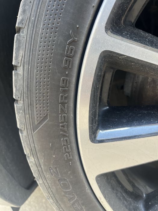 Продам диски с резиной в оригинале