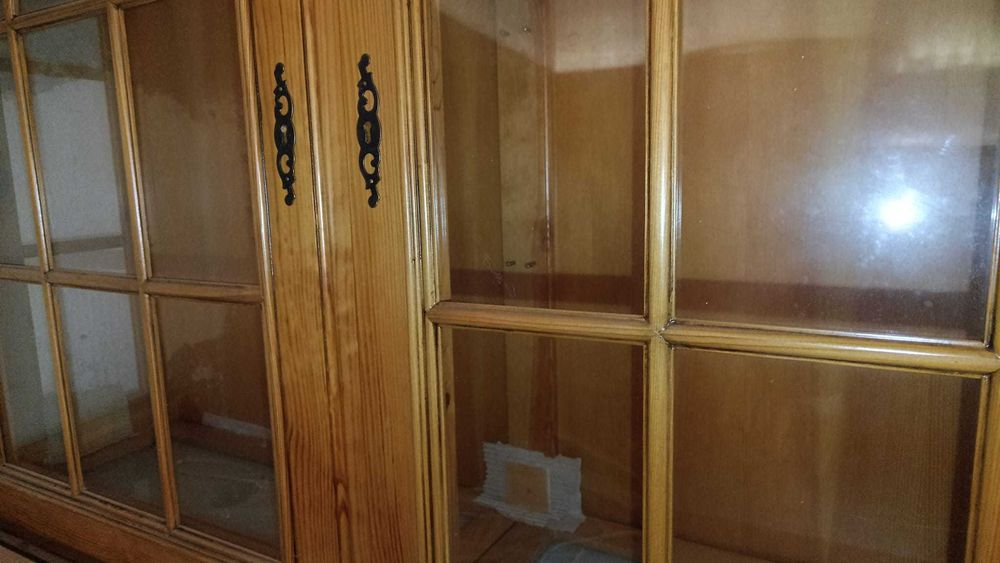 vitrine din lemn masiv cu sticlă, kit complet ambalat din fabrică