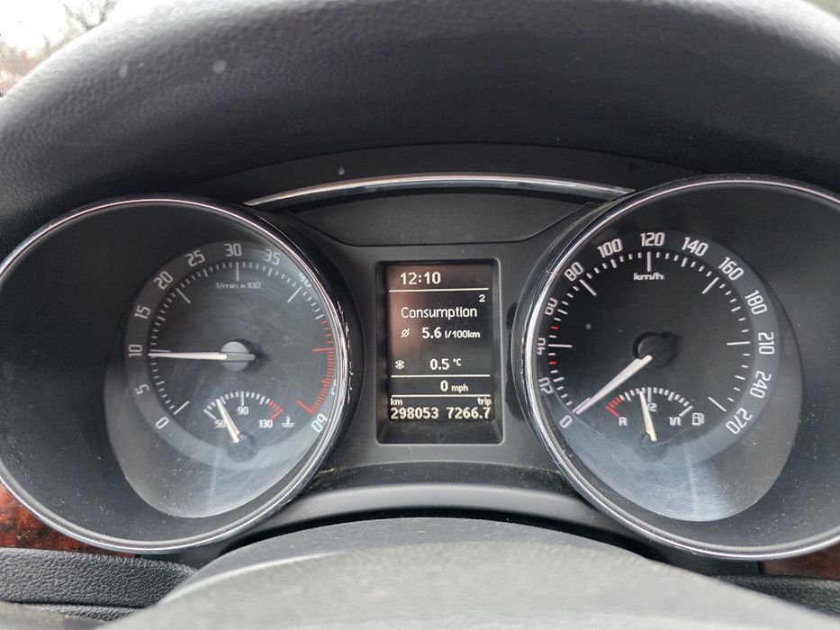 Vând sau schimb Skoda Superb 2