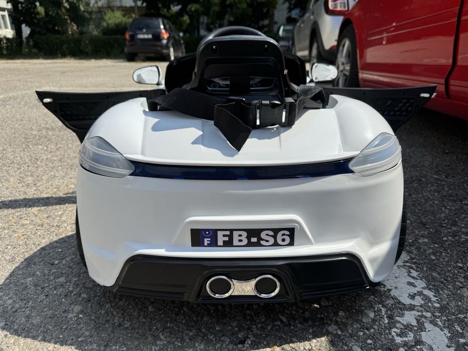 Masina electrica in stare foarte buna