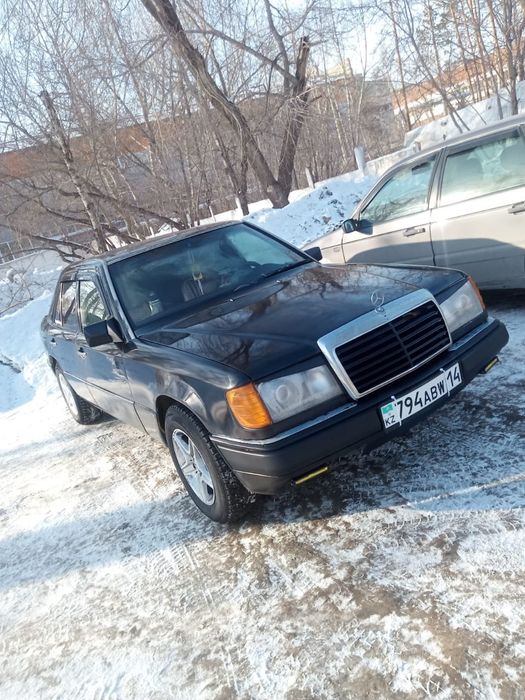 Мерседес Бенс 124 Е200