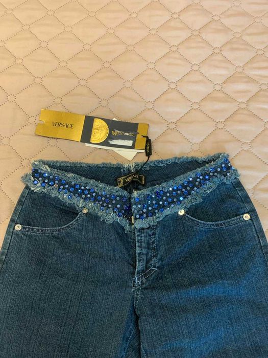 продавам дамски дънки Versace