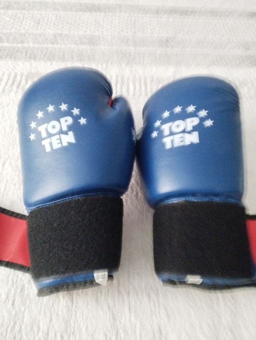 Боксерские перчатки