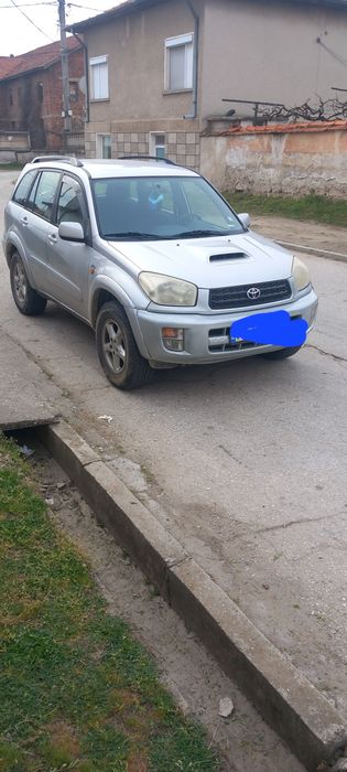 Продавам Toyota Rav4