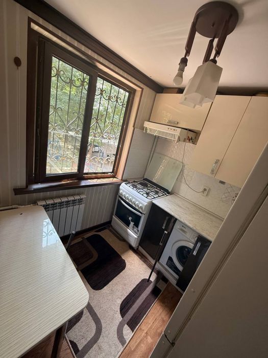 Chilonzor 24- kvartalda 3 xonali uy sotiladi! Srochna