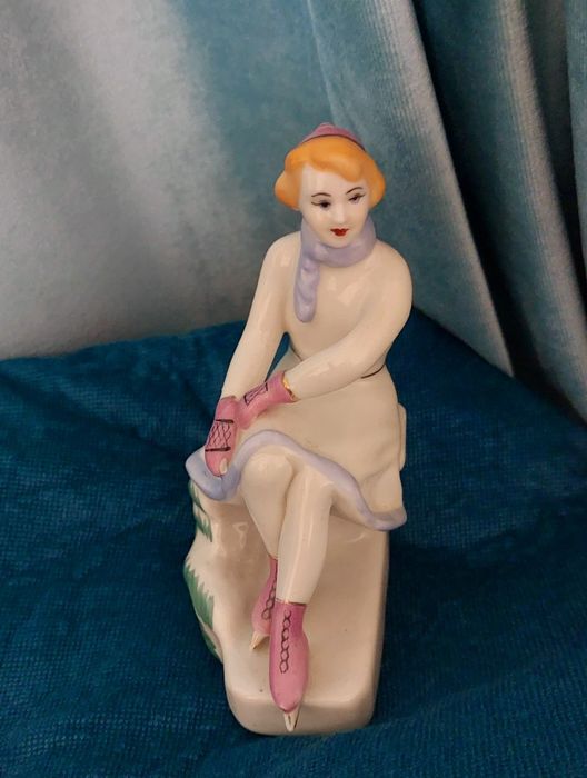 Конькобежка Полонне