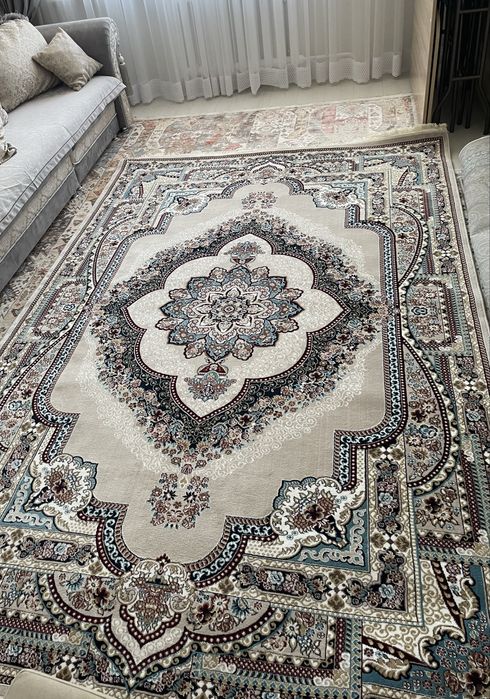 Продам ковер новый