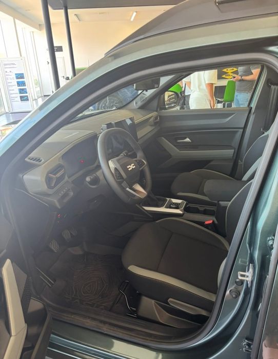 Dacia Duster 2025 • Extreme • ECO-G • 5 месеца • Като Нов