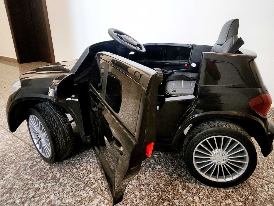 Акумулаторен джип Mercedes с дистанционно, меки гуми и кожена седалка