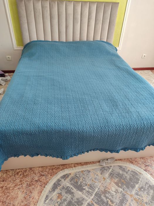 Продам покрывало для кровати.230/200.