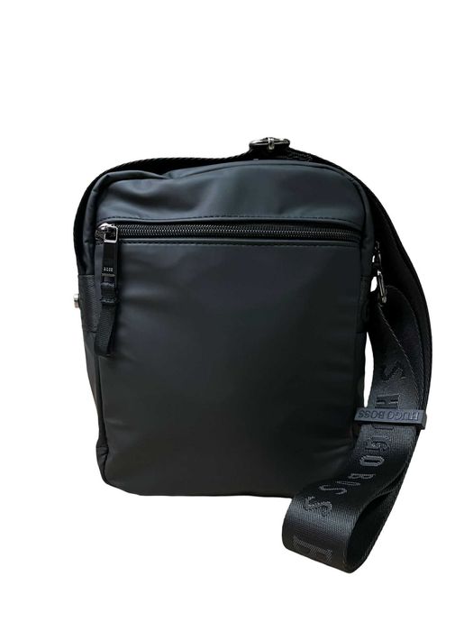 Мъжка чанта Hugo Boss 011 !