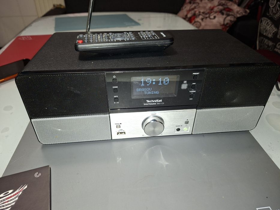 Radio cu CD si ceas TechniSat 360 CD, telecomandă,USB, DAB, BassReflex