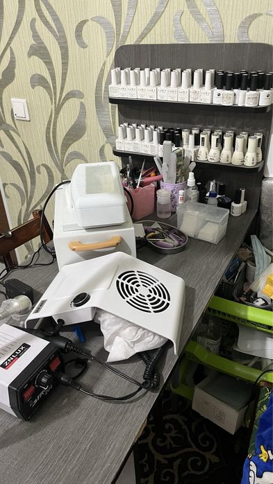 Продаю полный набор все для маникюра с столом