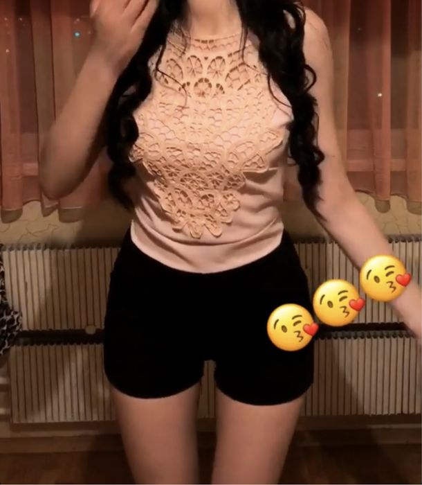 Гащеризон с дантелено деколте