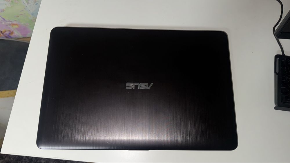 Продам старый ноутбук ASUS X540S.