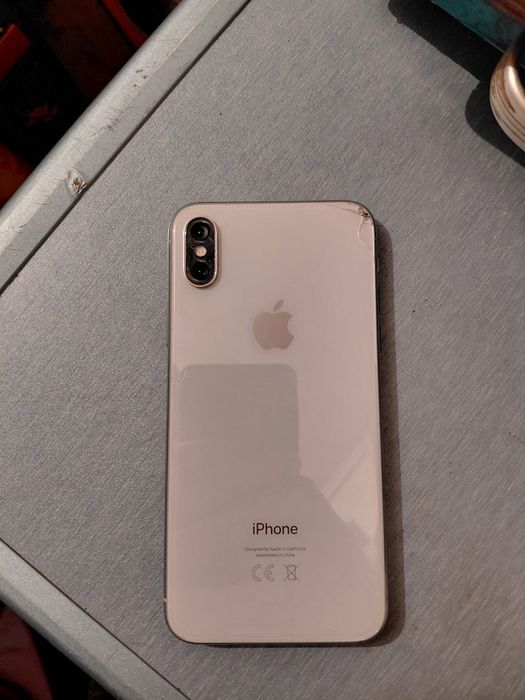 Продам айфон Х  в