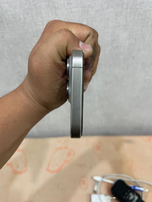Iphone 15 pro в хорошем состояний
