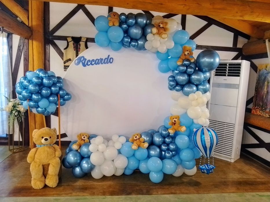 Realizez decoruri din baloane pentru orice petrecere