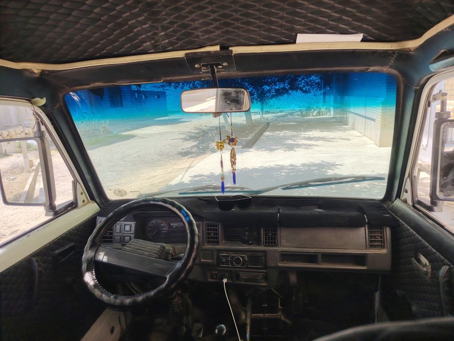 Damas srochni sotiladi