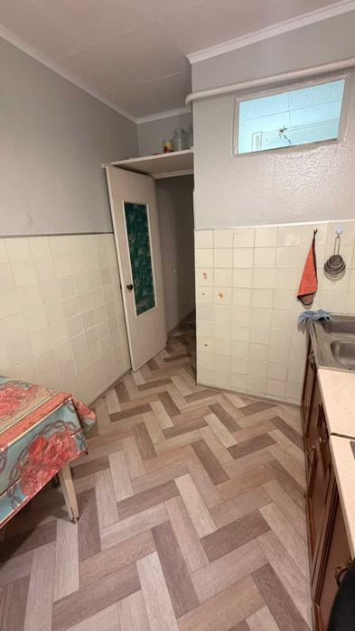 Продам 1 комн на Строителей на Юге 2этаж