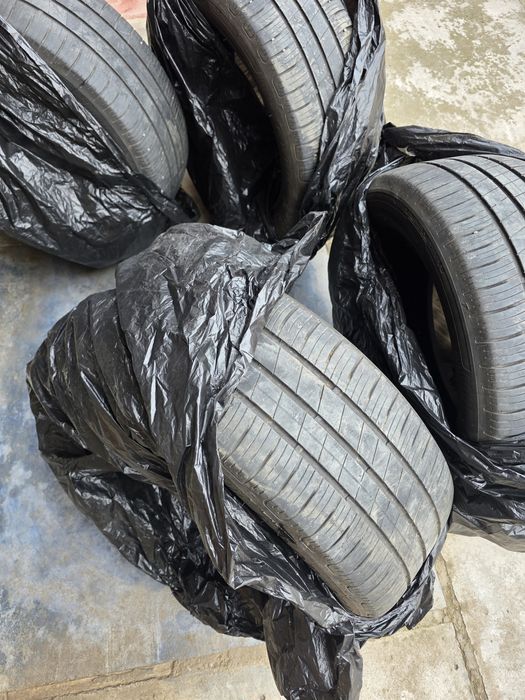 Vând anvelope 205 55 16 V GOODYEAR