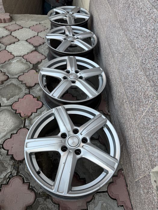 Продам комплет дисков Р17