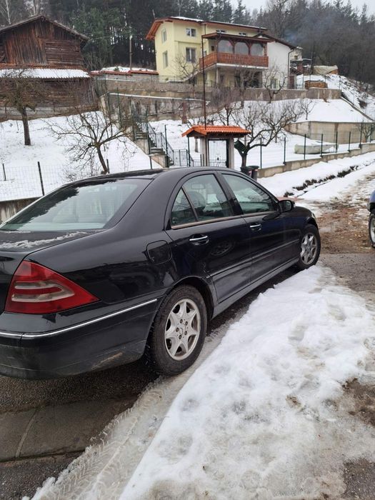 Продавам Mercedes C220