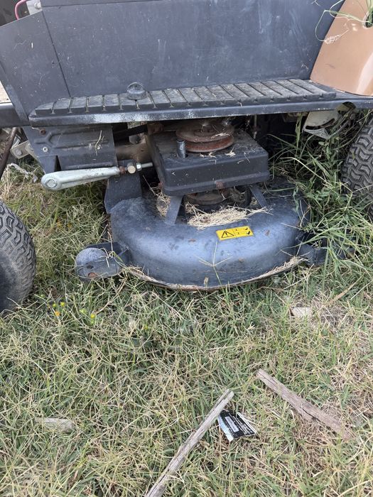 Masa de taiere tractoras gazon