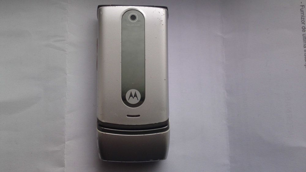 Telefon mobil Nokia 2330c codat Vodafone/Motorola W377 decodat