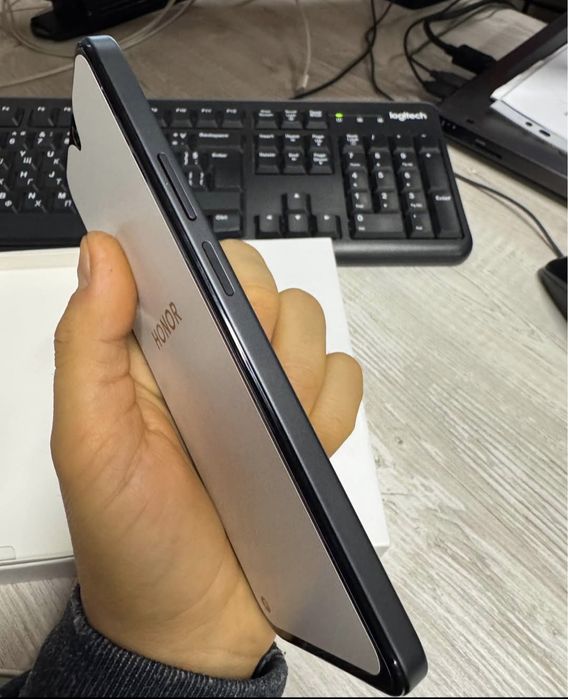 Нов телефон  Honor