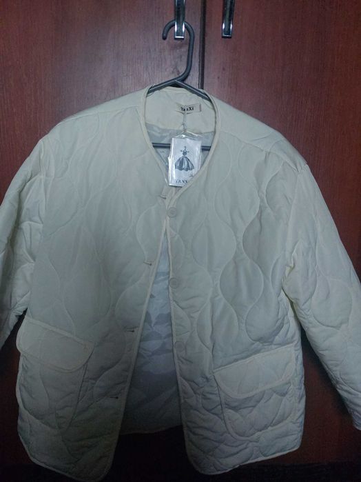 Куртка осенняя  новая на 46-48