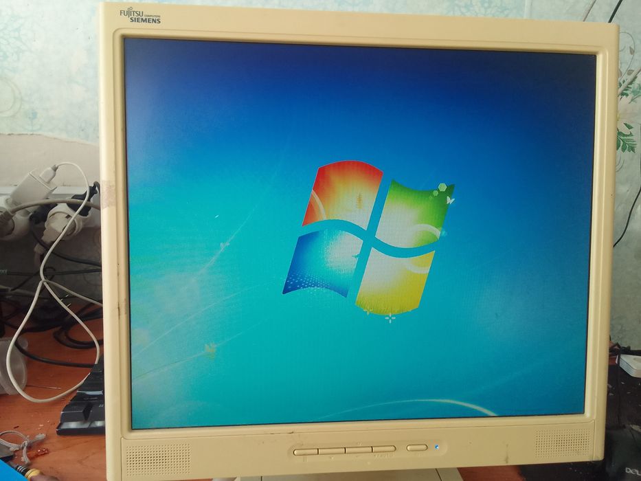 Монитор на компютер