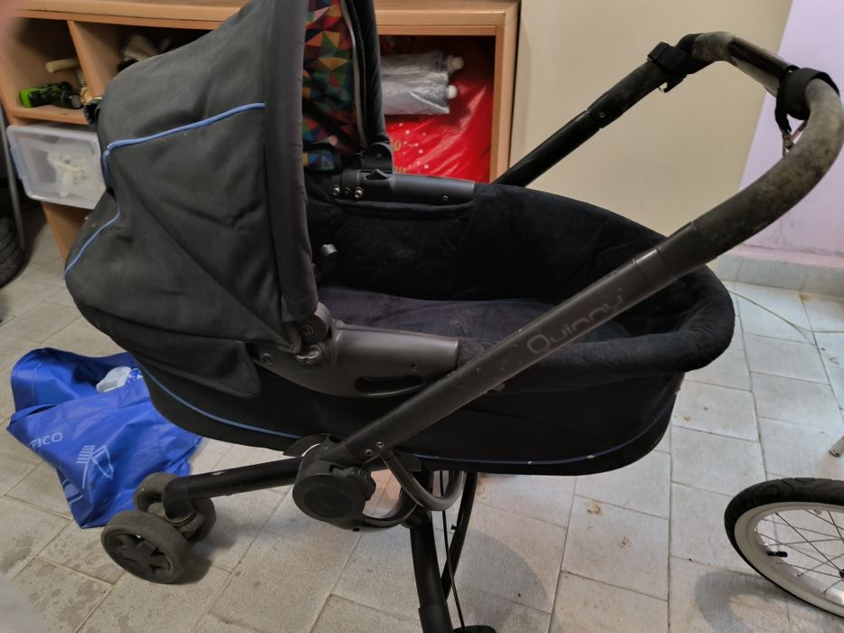 Бебешка/детска количка триколка Quinny