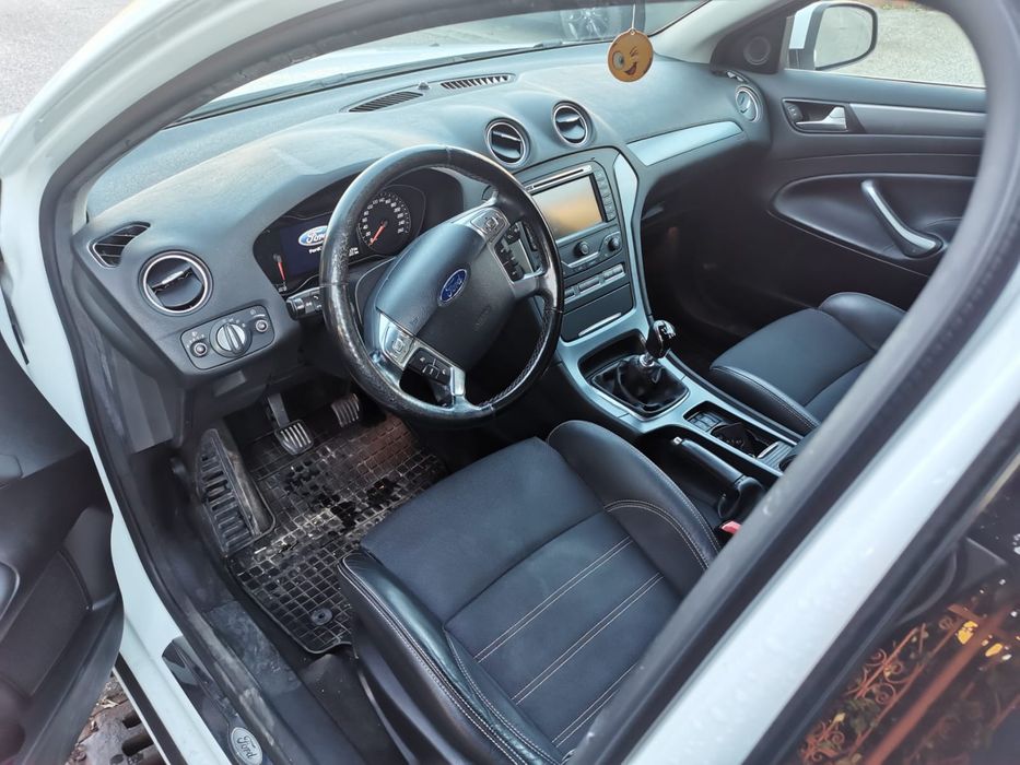 Vând Ford Mondeo