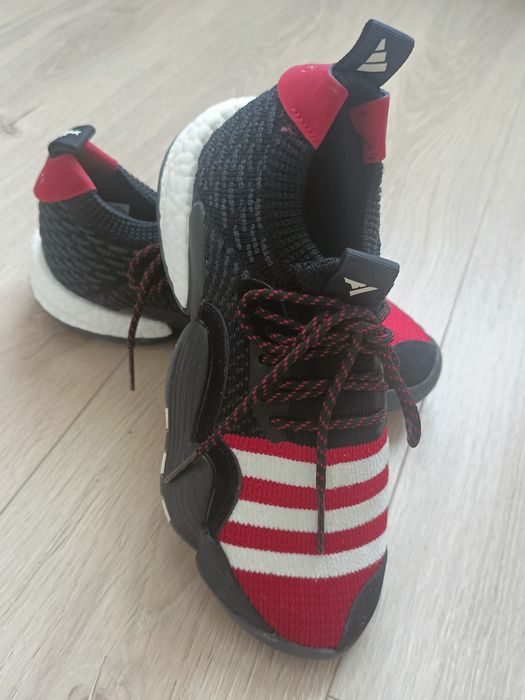 Adidași adidas Trae Young 2.0, în ediția specială mărimea 38