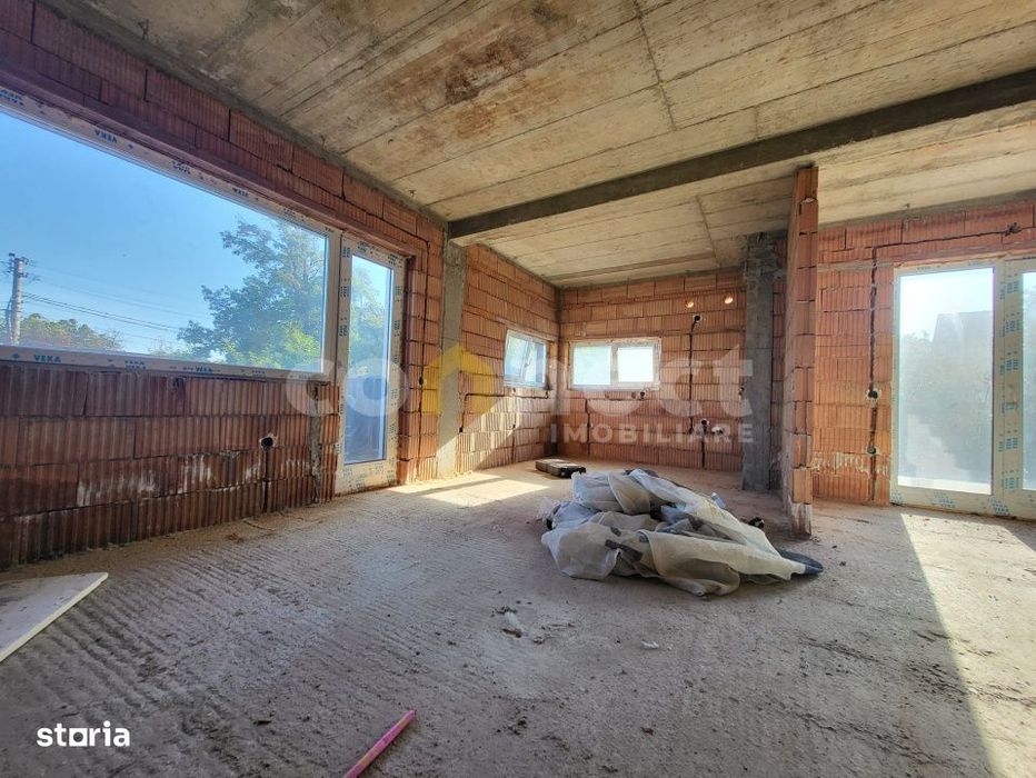 Apartament de 100mp, cu 70mp curte.
