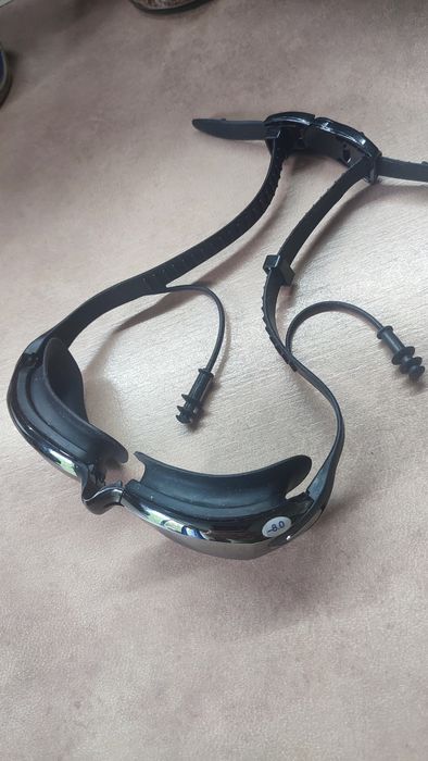 Продам очки для плавания