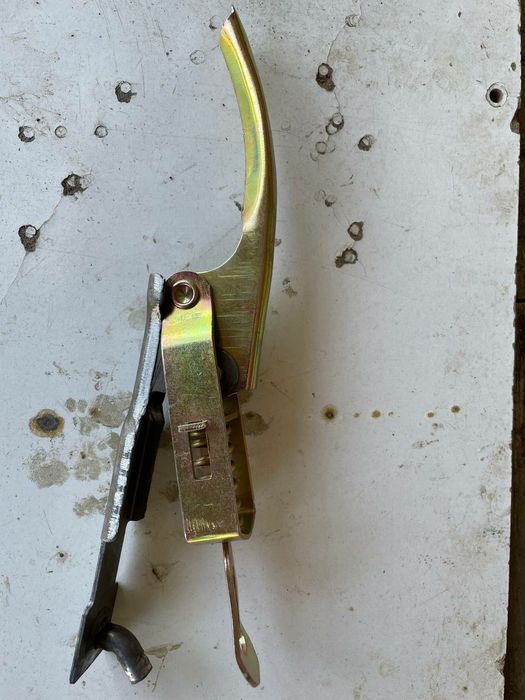 Зажимы для опалубки, для форм газобетона.