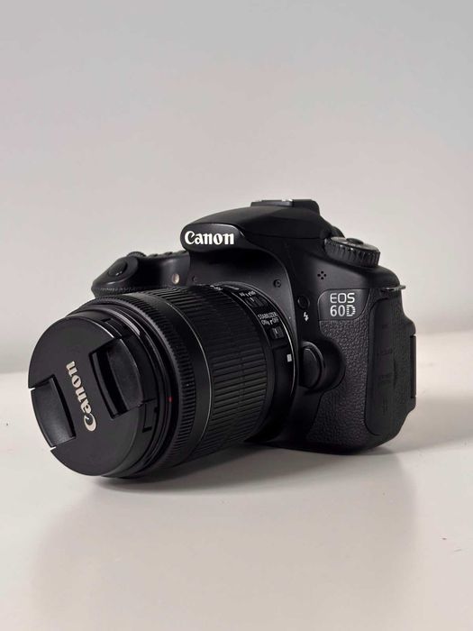 Canon 60D + obiectiv 18-55