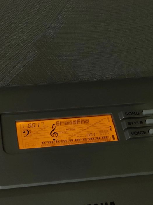 Продам синтезатор YAMAHA в отличном состоянии