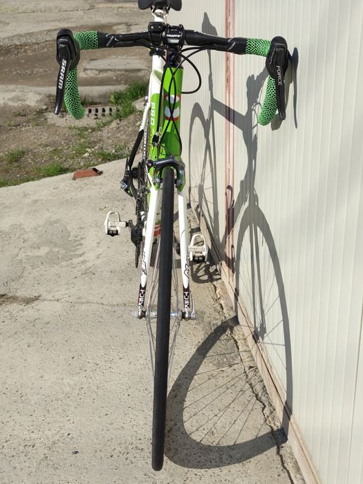 Cursieră Carbon 7.85 kg MADDILINE Columbus