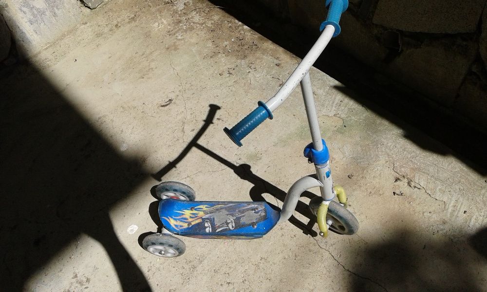 Тротинетка цветна