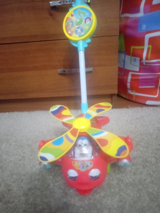 Каталка музыкальная.