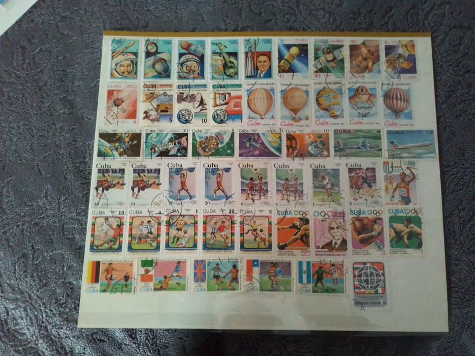 540 броя пощенски марки