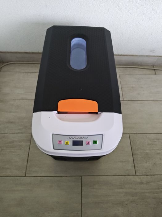 Vând mini frigider auto