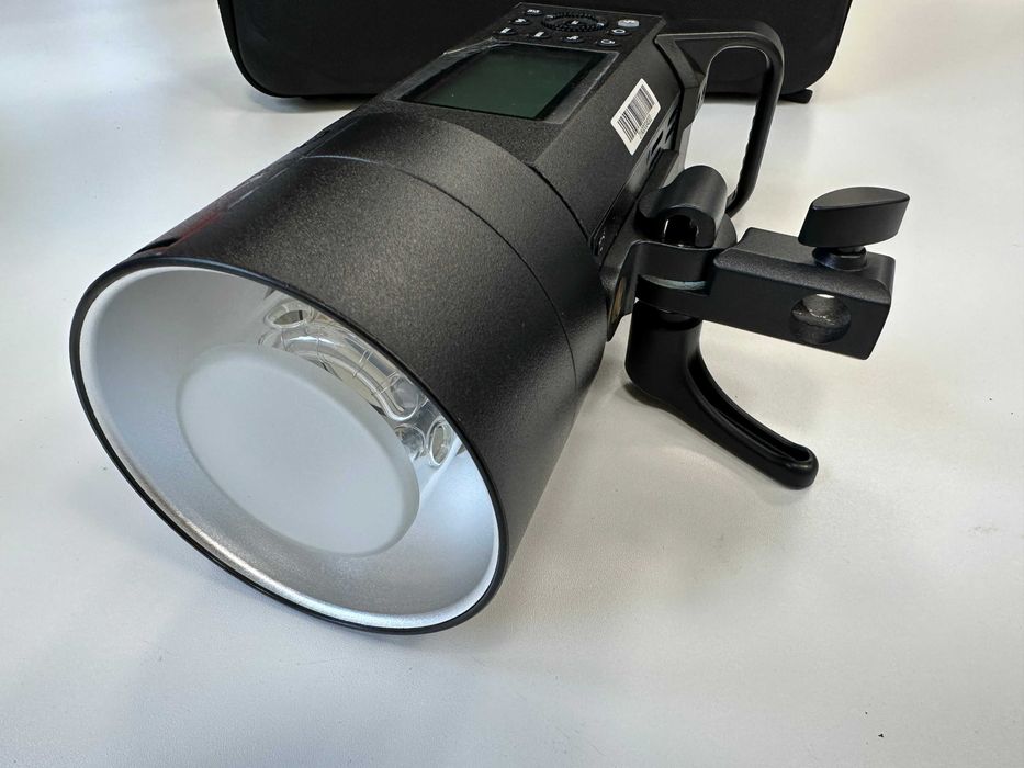 Godox AD400 Pro светкавица