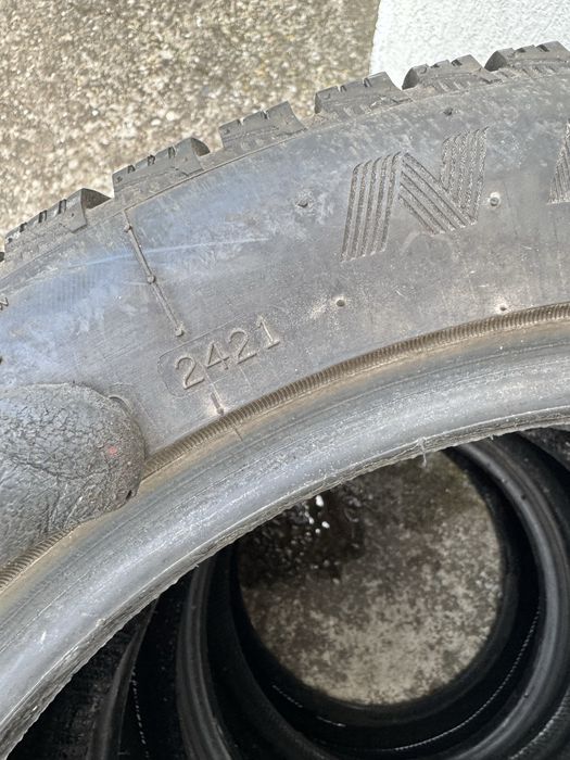 Set 4 Anvelope iarna cuie 215 50 R17 DOT 2021